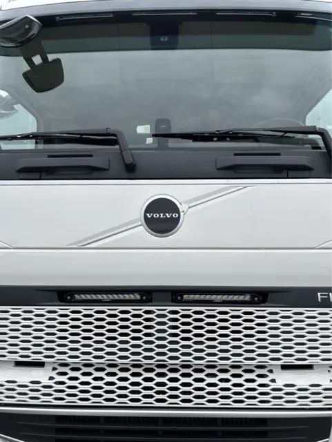 Fjernlyspakke med LAZER LINEAR12 P Elite 382mm, for Volvo FH og FH16 2021-> 