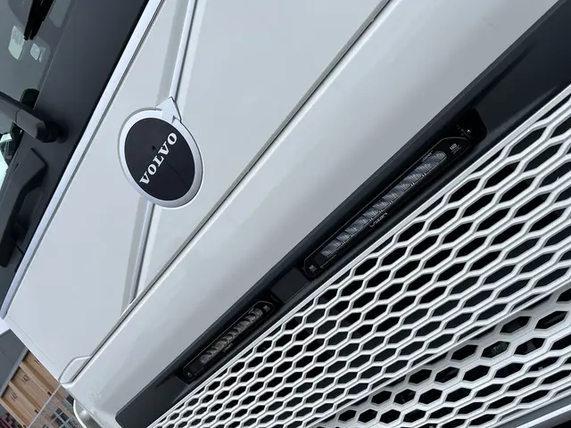 Fjernlyspakke med LAZER LINEAR12 P Elite 382mm, for Volvo FH og FH16 2021-> 