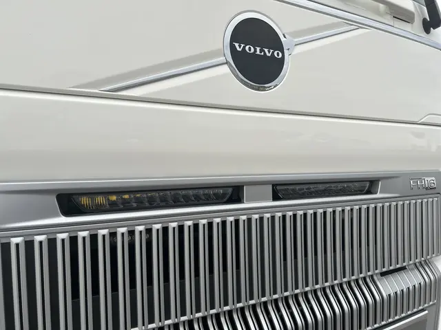 Fjernlyspakke med OZZ XB1 15" for Volvo FH og FH16 2021-> 