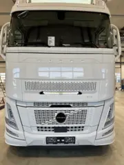 Fjernlyspakke med OZZ XB1 P27&quot; (hvit) for Volvo FH Aero