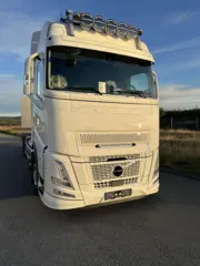 Fjernlyspakke med OZZ XB1 P27&quot; (sort) for Volvo FH Aero