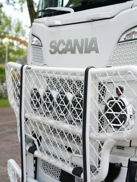 OZZ XR2 P9" fjernlys Hvit 16 LED, m/parklys, 15000 lumen 