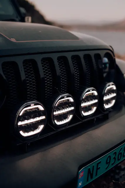 OZZ XR2 P fjernlys 7" Sort 16 LED m/parklys 7200 lumen 