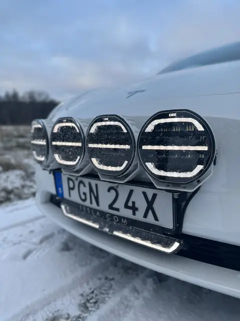 OZZ XR2 P fjernlys 7" Hvit 16 LED m/parklys 7200 lumen 