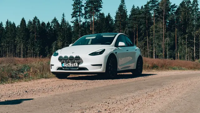 OZZ XR2 P fjernlys 7" Hvit 16 LED m/parklys 7200 lumen 