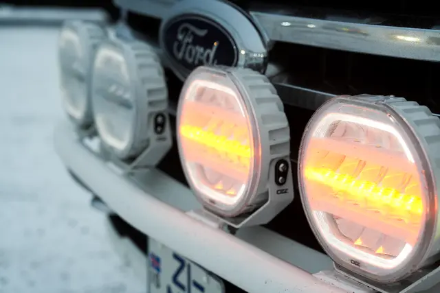 OZZ XR3 P9" fjernlys m/varsellys Helhvit 16 LED, parklys, 15000 lumen, R65 