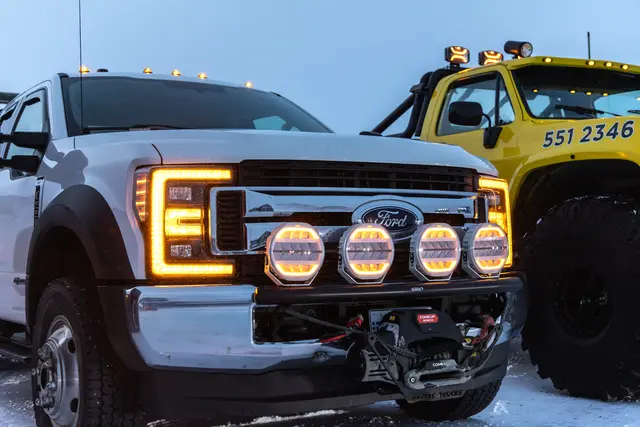 OZZ XR3 P9" fjernlys m/varsellys Helhvit 16 LED, parklys, 15000 lumen, R65 