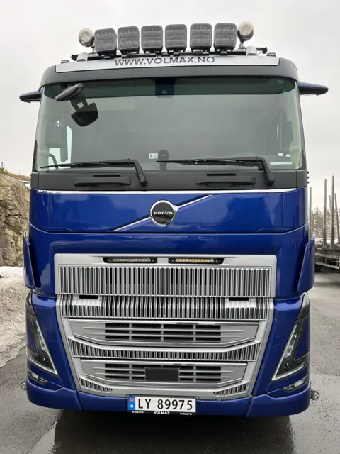 OZZ SQR 7" fjernlys 178mm med park- og varsellys, sort hus 