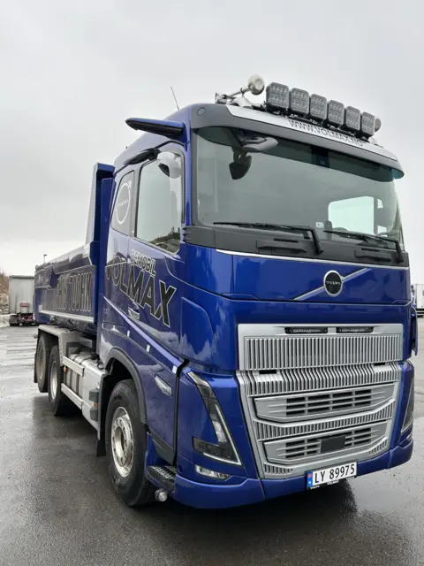 OZZ SQR 7" fjernlys 178mm med park- og varsellys, sort hus 