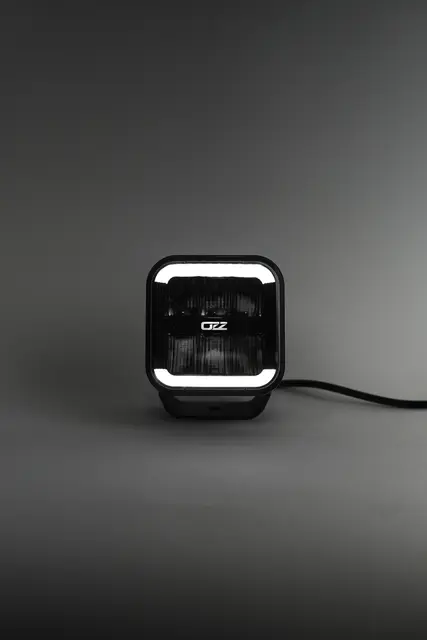 OZZ SQR 5" fjernlys Sort m/hvitt eller oransje parklys 