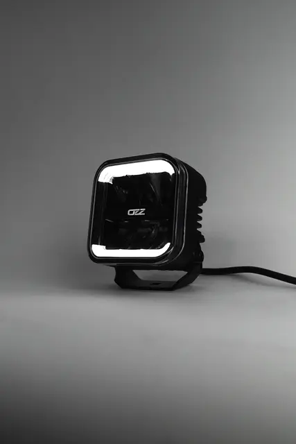 OZZ SQR 5" fjernlys Sort m/hvitt eller oransje parklys 