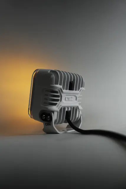 OZZ SQR 5" fjernlys Hvit m/hvitt eller oransje parklys 