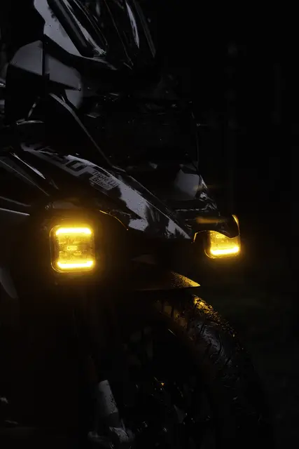 OZZ SQR 3" fjernlys Sort m/hvitt eller oransje parklys 