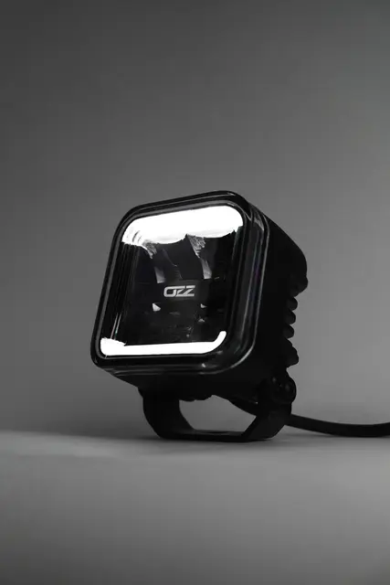 OZZ SQR 3" fjernlys Sort m/hvitt eller oransje parklys 