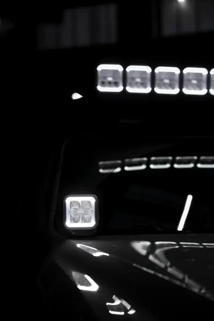 OZZ SQR 3" fjernlys Hvit m/hvitt eller oransje parklys 