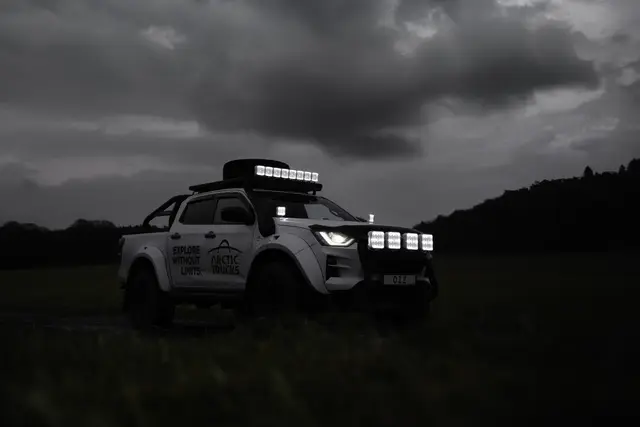 OZZ SQR 3" fjernlys Hvit m/hvitt eller oransje parklys 