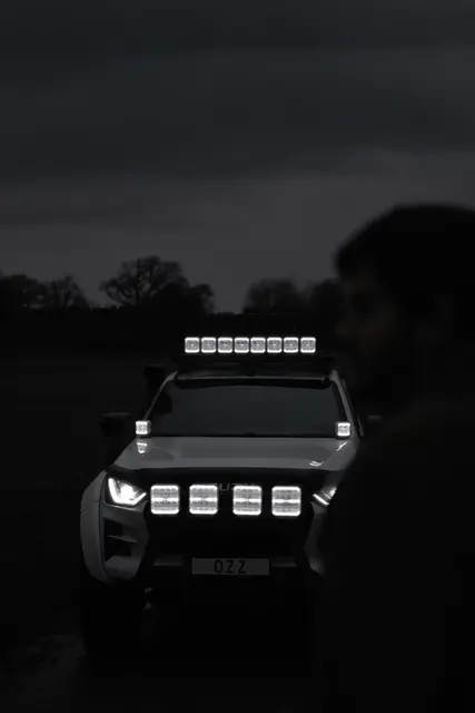 OZZ SQR 3" fjernlys Hvit m/hvitt eller oransje parklys 