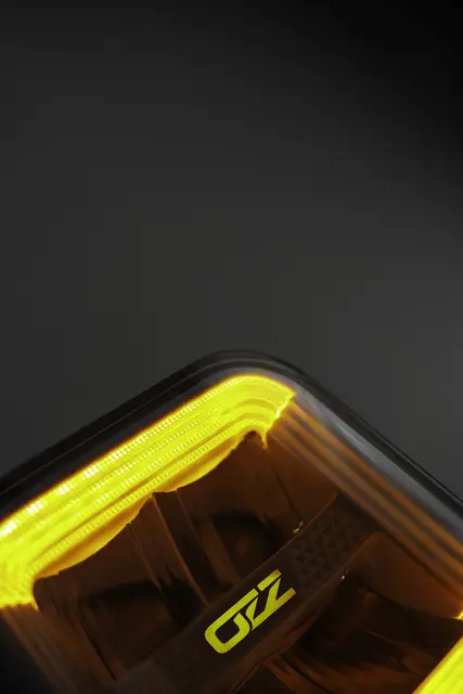 OZZ SQR 3" fjernlys Hvit m/hvitt eller oransje parklys 