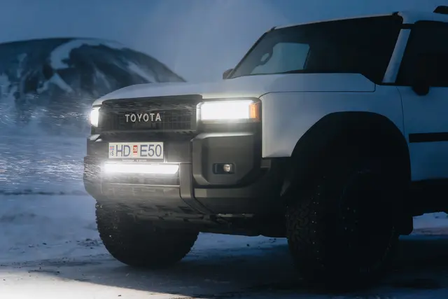 OZZ XB1 P27" fjernlys LED-bar kurvet m/posisjonslys Sort hus 