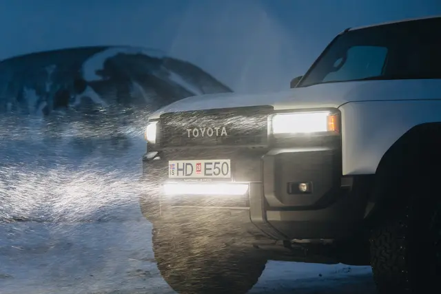 OZZ XB1 P27" fjernlys LED-bar kurvet m/posisjonslys Sort hus 