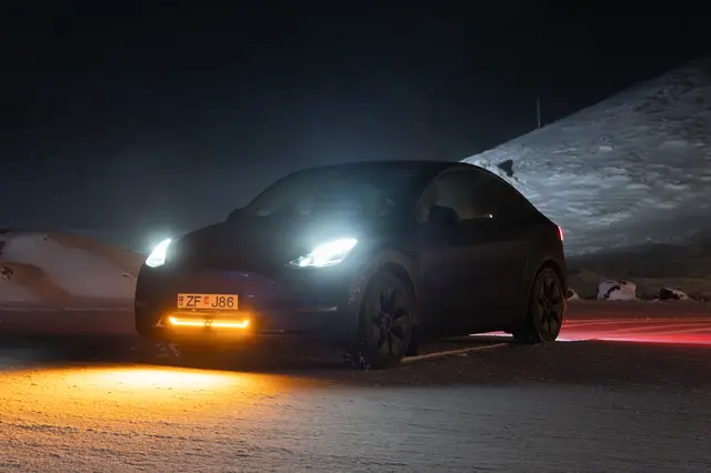 OZZ XB1 P27" fjernlys LED-bar kurvet m/posisjonslys Sort hus 