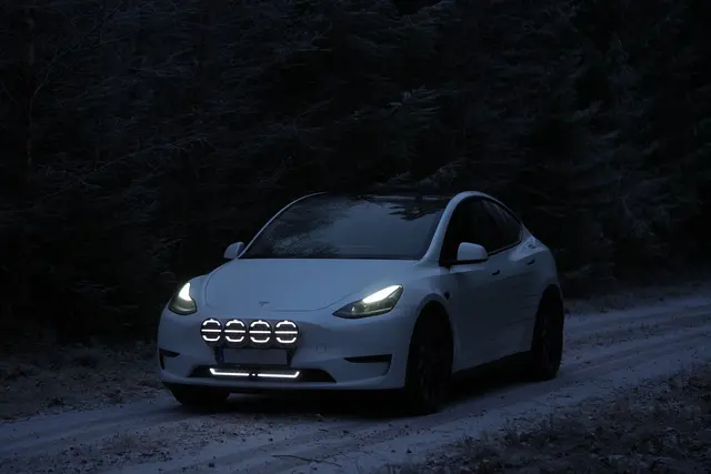 OZZ XB1 P27" fjernlys LED-bar kurvet m/posisjonslys Sort hus 