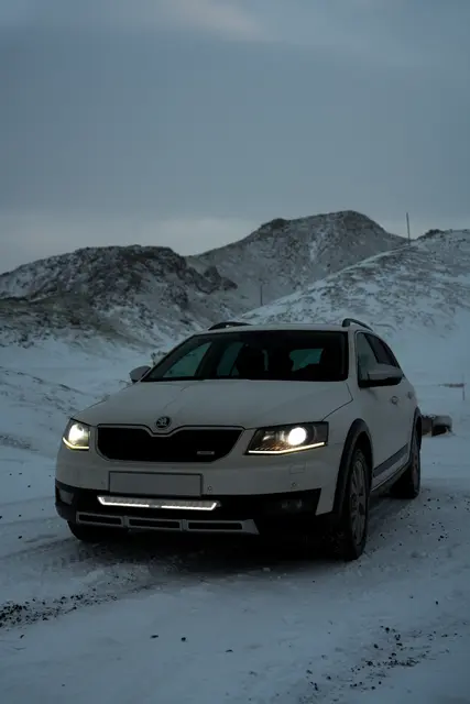 OZZ XB1 P27" fjernlys LED-bar kurvet m/pos.lys Hvitt hus 