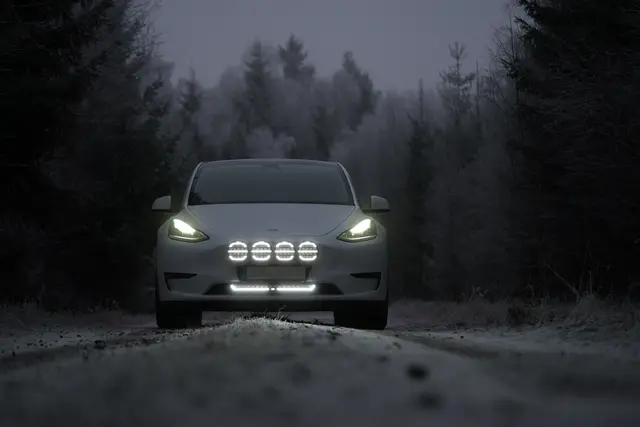 OZZ XB1 P27" fjernlys LED-bar kurvet m/pos.lys Hvitt hus 