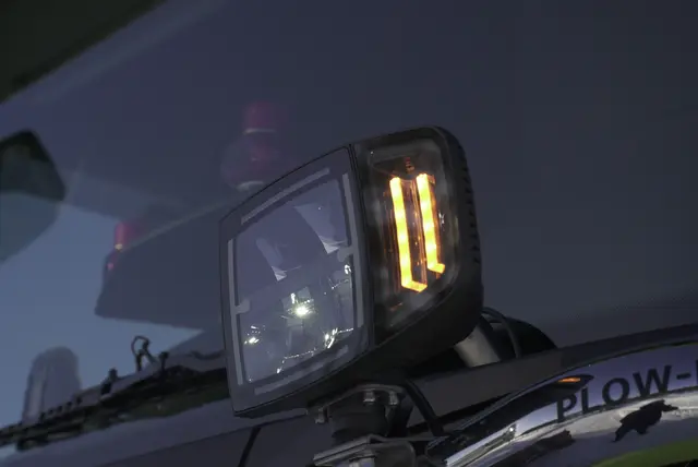 OZZ XH1 brøytelys H/V 150x150/215mm 4 LED, nærlys og fjernlys m/varme 