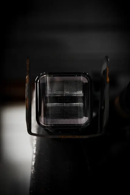 OZZ SQR 3" arbeidslys Sort m/varsellys R65 