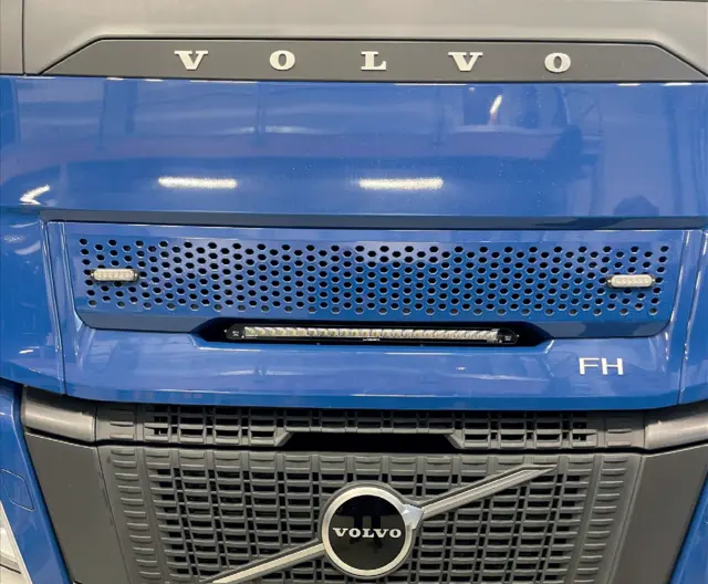 Fjernlyspakke med LAZER LINEAR24 Elite 682mm, for Volvo FH Aero 