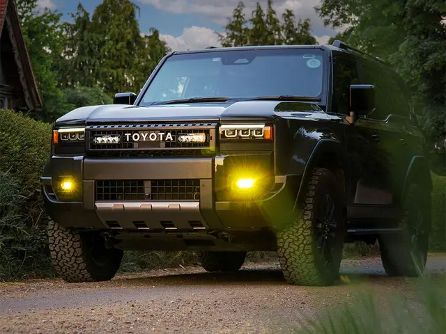 LAZER Tåkelys oppgr. f/ Toyota LC250 24- m/2x Carbon-2 Drive (gul nærlysmodus) 