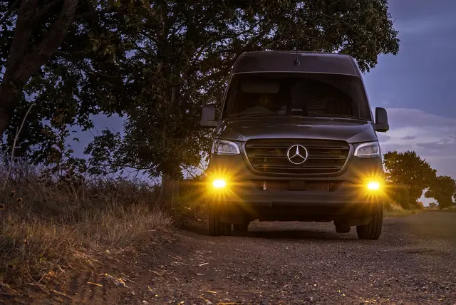 LAZER Tåkelys oppgr. f/ MB Sprinter 18-> m/2xCarbon-2 Drive (gul nærlysmodus) 