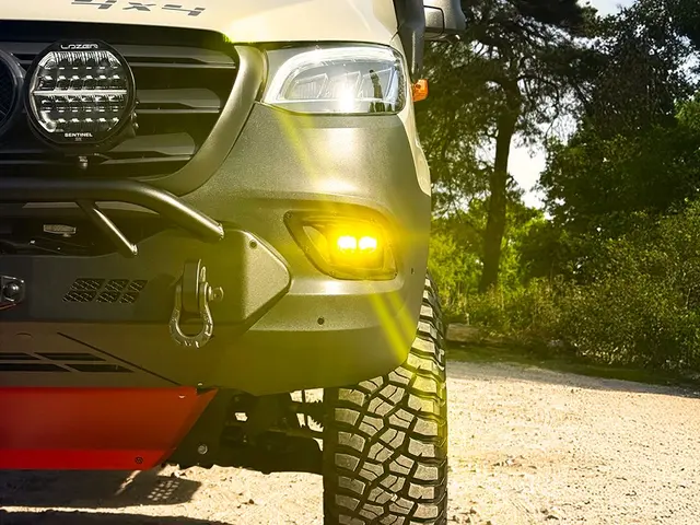 LAZER Tåkelys oppgr. f/ MB Sprinter 18-> m/2xCarbon-2 Drive (gul nærlysmodus) 