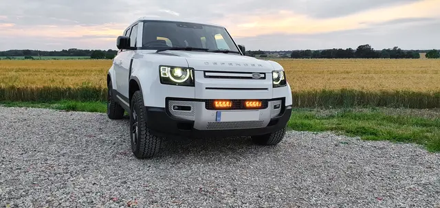 Land Rover Defender (2020+) - Grillkit inkludert 2x Triple-R 750 Elite 