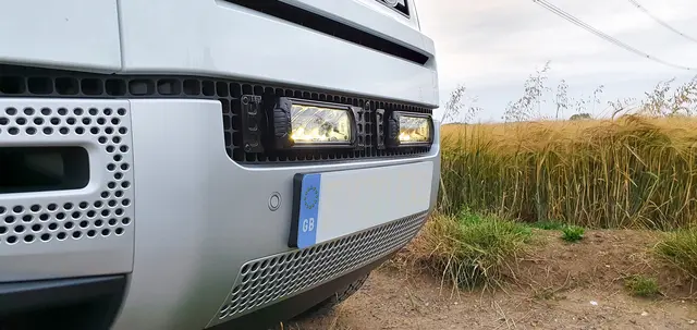 Land Rover Defender (2020+) - Grillkit inkludert 2x Triple-R 750 Elite 