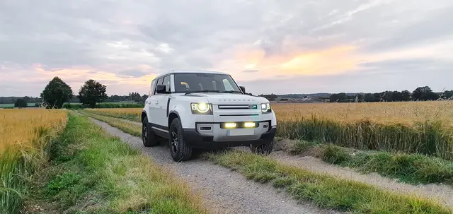 Land Rover Defender (2020+) - Grillkit inkludert 2x Triple-R 750 Elite 