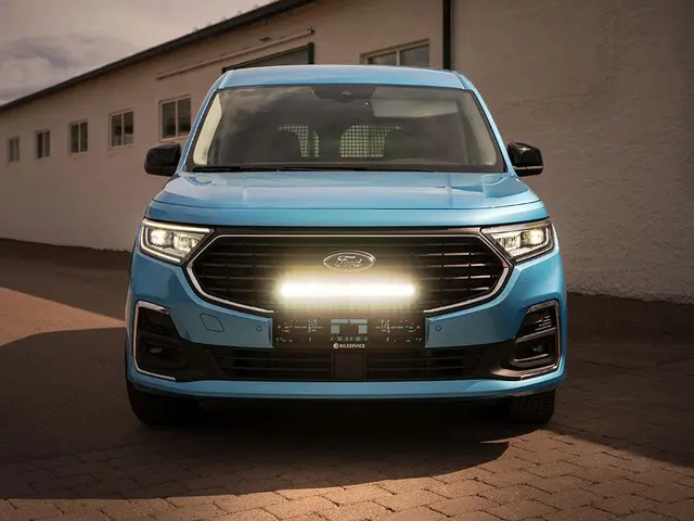 LAZER Ford Transit Connect 2023-> Grillkit med Linear18 Elite 