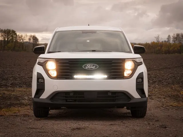 LAZER Ford Transit Courier 2023-> Grillkit med Glide Elite 52cm 