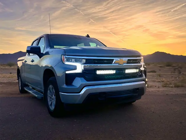 LAZER Chevrolet Silverado 1500 LT 2022-> Grillkit med 2x Triple-R 1000 Elite 