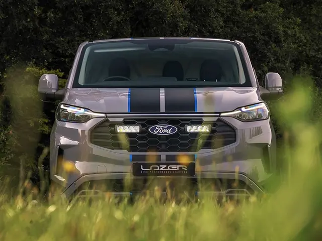 LAZER Ford Transit Custom Sport 2024-> Grillkit med LAZER TR750 Elite G2 
