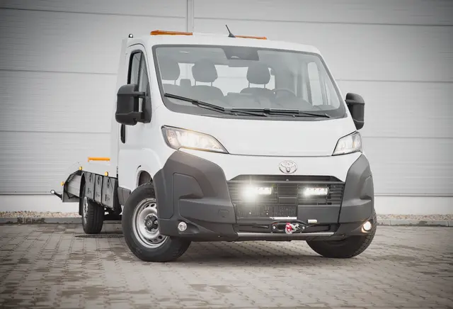 LAZER Toyota Proace Max 2023-> Grillkit med 2 stk. TR750 Elite 