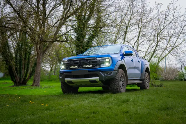 Ford Ranger (2023+) - Grillkit inkludert 2x Triple-R 850 Elite 