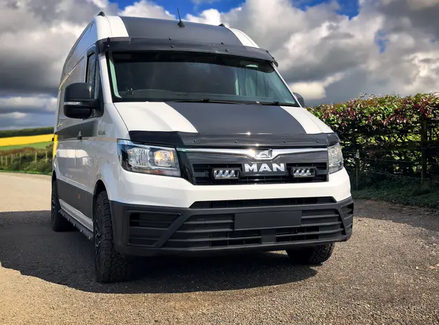 LAZER Grill-braketter f/ MAN TGE 2017-> (t/TR750) 