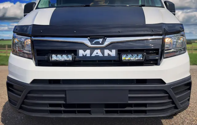LAZER Grill-braketter f/ MAN TGE 2017-> (t/TR750) 