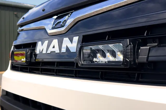 LAZER Grill-braketter f/ MAN TGE 2017-> (t/TR750) 
