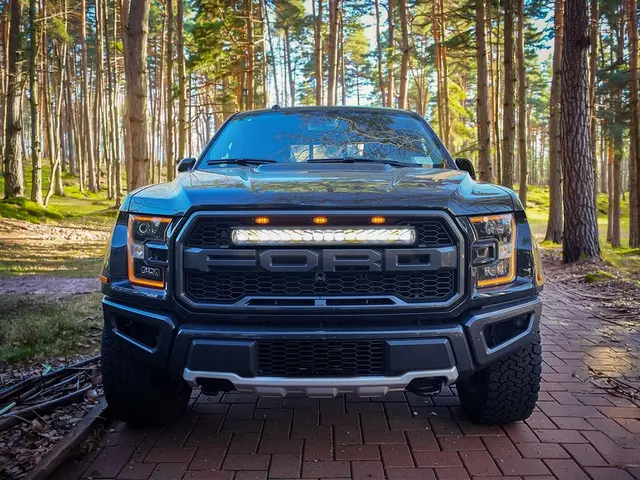 LAZER TR16 ELITE+ fjernlys LED-bar 765mm, kombinasjon av hvit og gult lys 